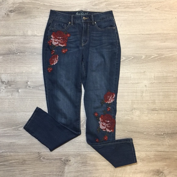 Gloria Vanderbilt Jessa embroidered Jeans - Picture 2 of 8